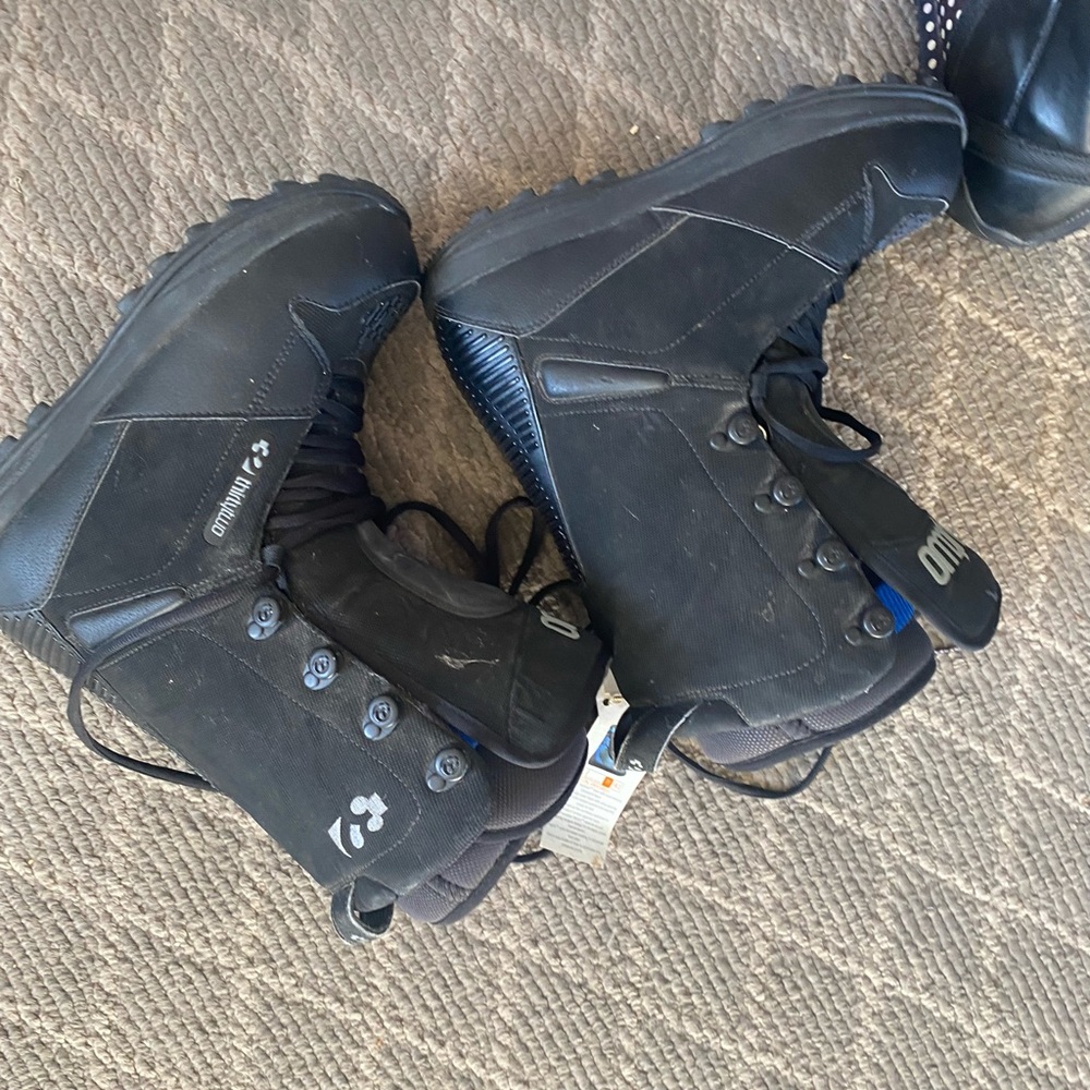 Sz10 ThirtyTwo Black Snow Boots - Picture 7 of 9